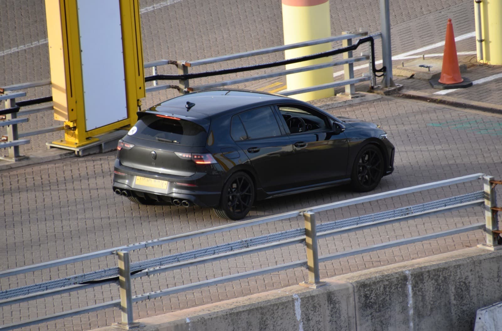 Volkswagen Golf — 4