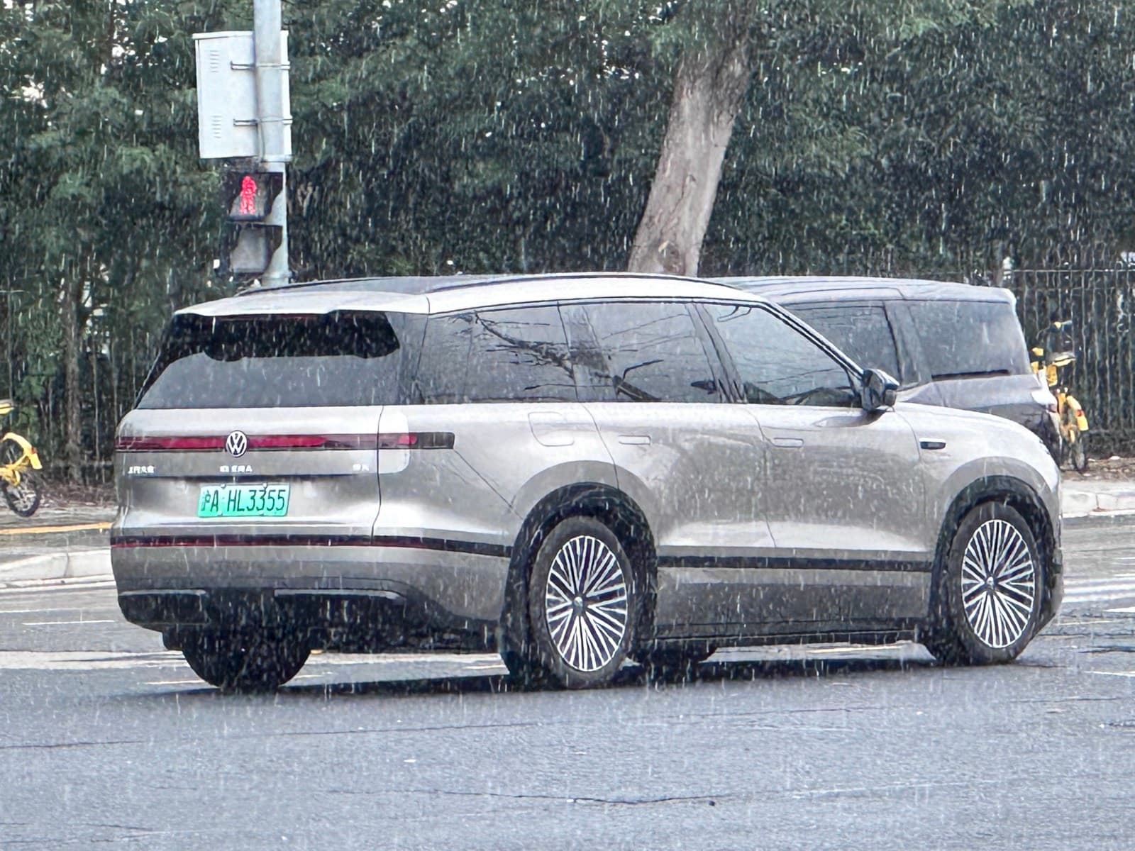 Volkswagen ID. ERA 9X — 9